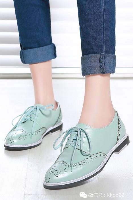 原创设计轻奢细跟单鞋,复古雕花鞋穿搭