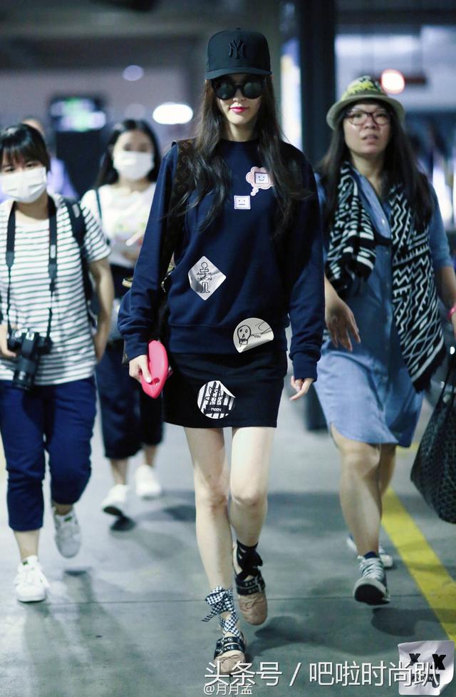 杨幂唐嫣互相装作不认识,杨幂唐嫣同框出境零互动惹人猜疑