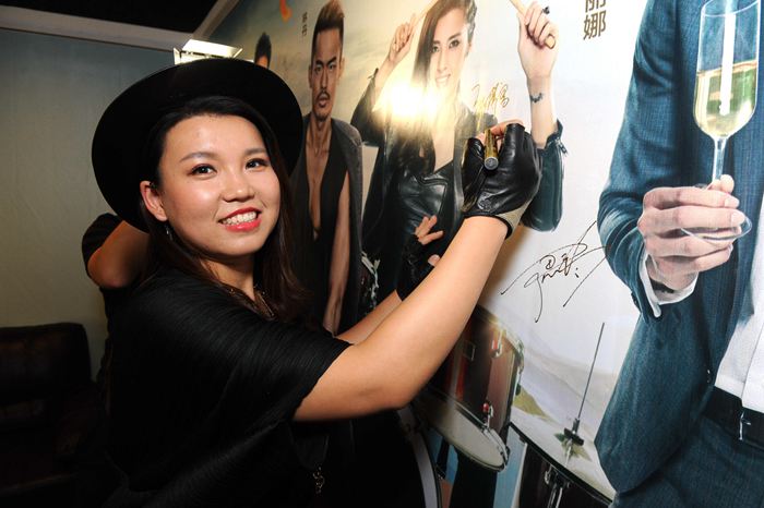 首金张梦雪《中国冠军范》卫视首秀爆料自己偏爱小岳岳