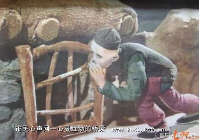 没争到主角，趁演出打了主演，观众叫好，主角感激