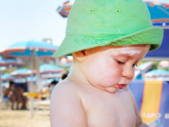 夏天再热也不要对宝宝做这3件事,天再冷也不要让宝宝这样睡觉