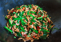 第一美食阿飞韭菜炒河虾,第一美食韭菜炒河虾做法