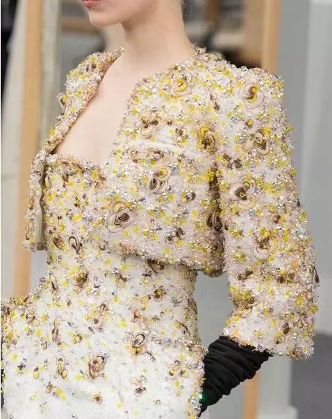 怎样判断一件衣服是否有质量问题,怎样判断一件衣服的质量好不好