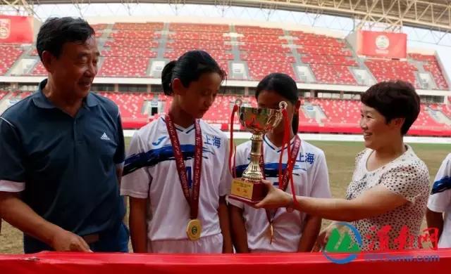 2017全国女足u14秋季锦标赛,2016年u17女足世界杯颁奖仪式