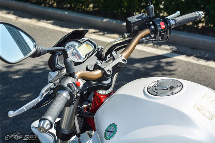 贝纳利bj300gs绿色,贝纳利bkx300试驾