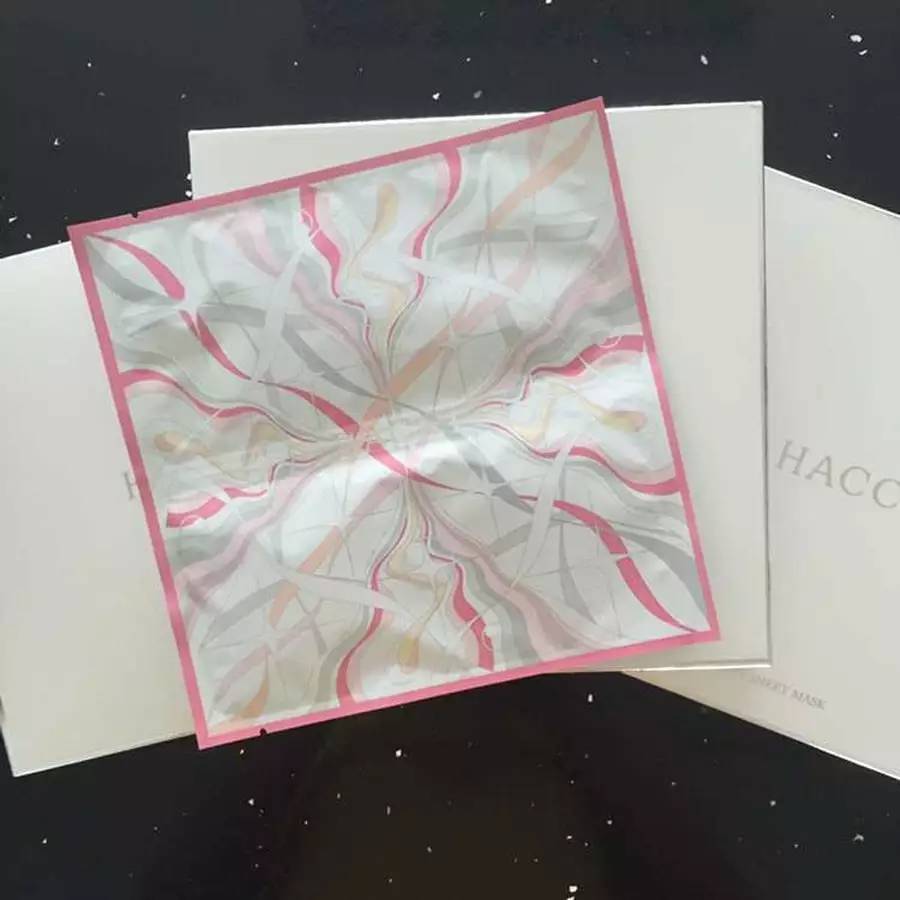 怎么敷面膜才能让面膜更服帖,敷面膜怎么让面膜贴合脸型