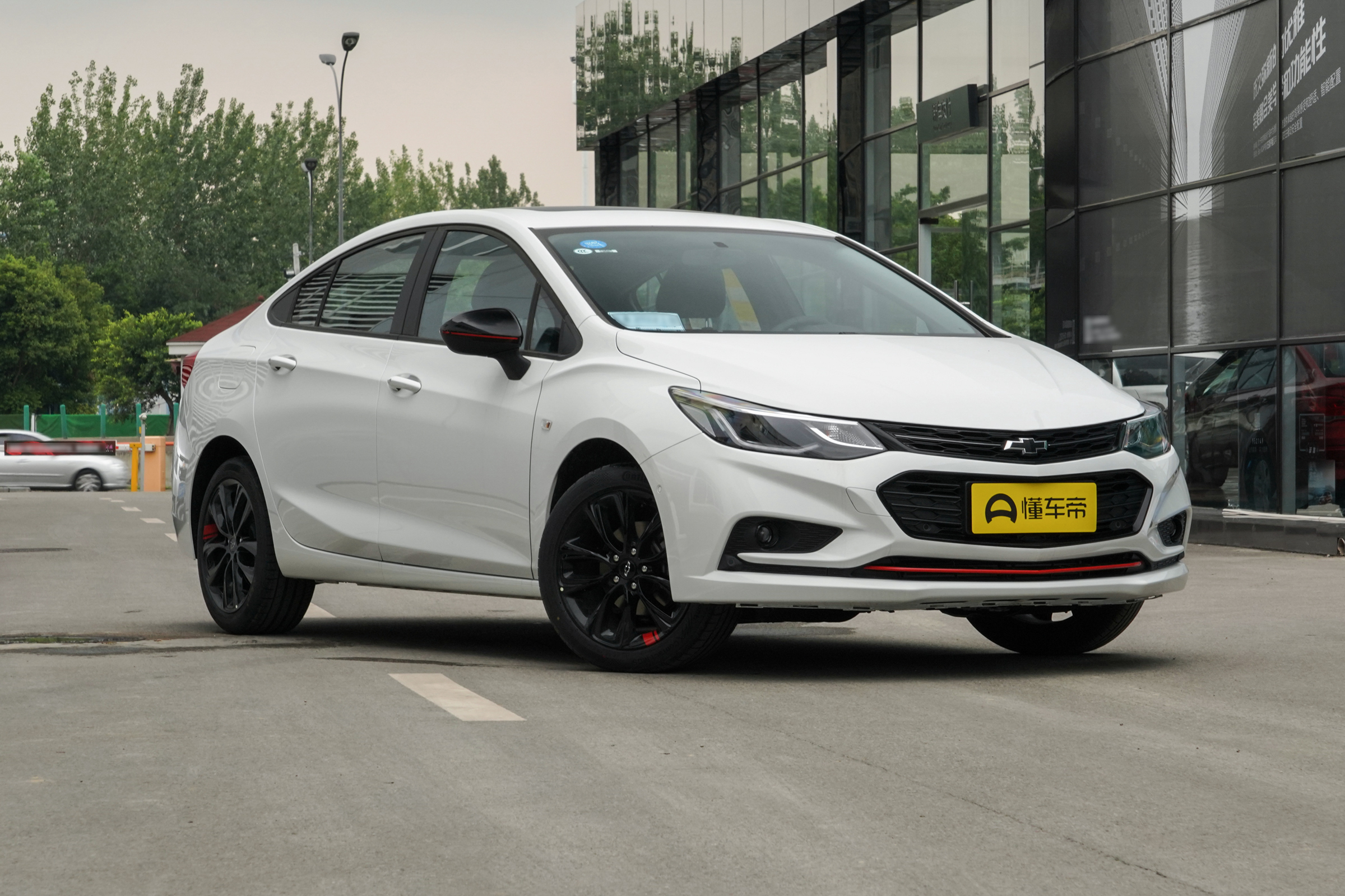 年轻人千万不要碰老豪车,买科鲁兹十个忠告