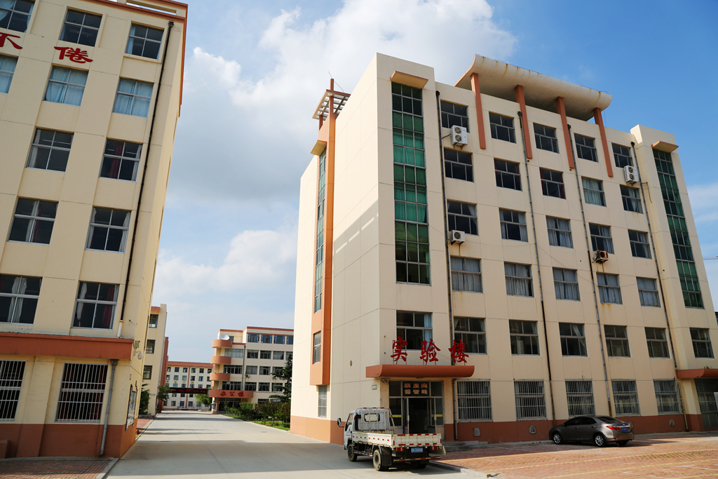 山东省威海市文登区七里中学介绍,威海市文登区七里中学转第二中学