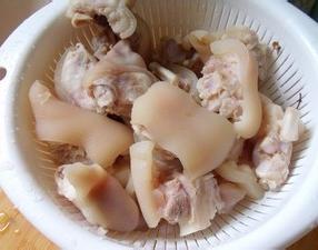 怎样快速做好一锅汤汁浓、白、稠的猪蹄