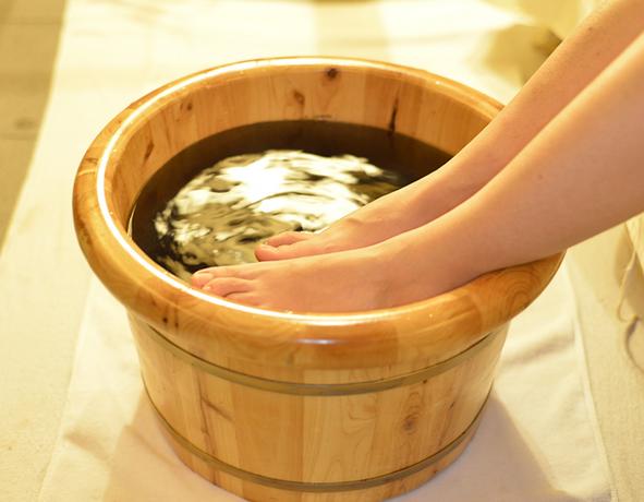 天天泡脚的好处与害处,天天泡脚的好处有哪些