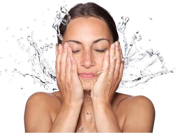 产后长痘是什么原因引起的,产后妈妈应该怎么调理