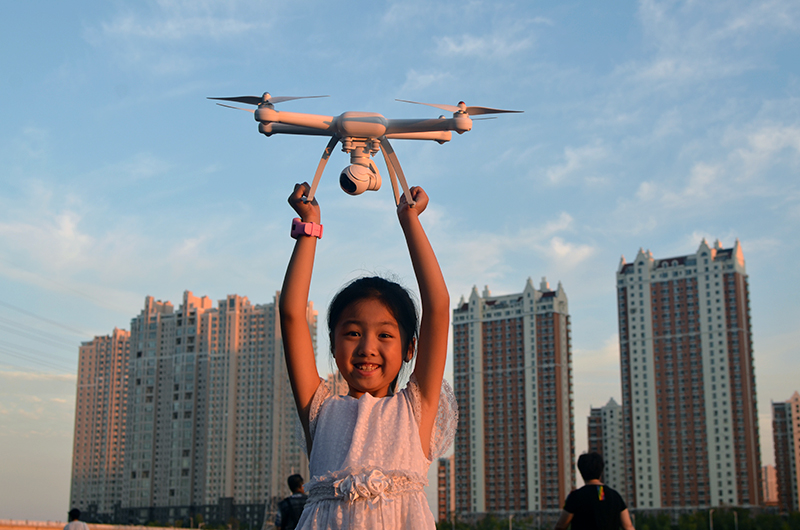 小米无人机有多厉害视频,小米年轻人的第一台轰炸机