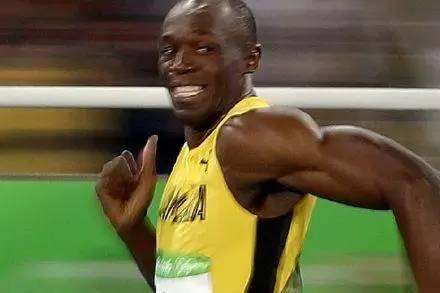 百米赛跑博尔特对战猛兽,百米飞人博尔特经典动作