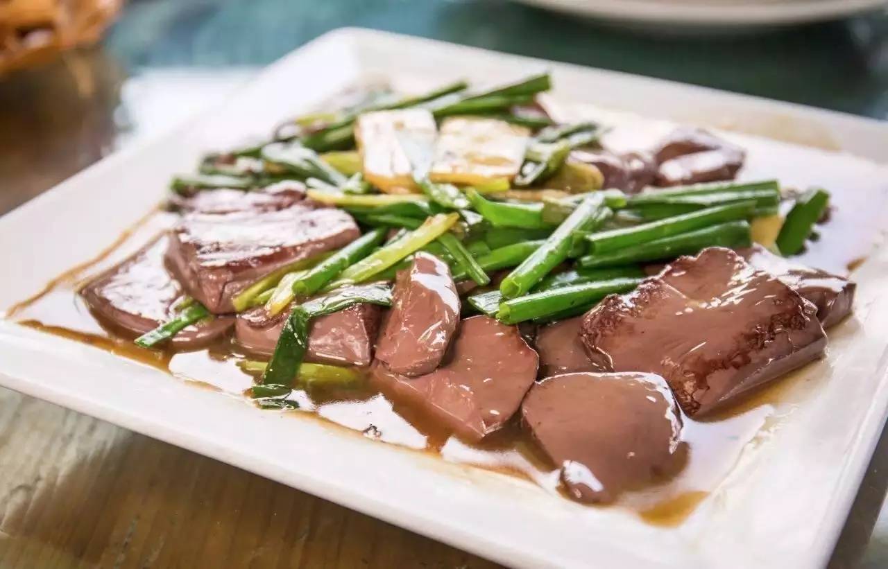 唔使搵啦！人均40元连电视台著名主持人都Hold唔住过来搵食