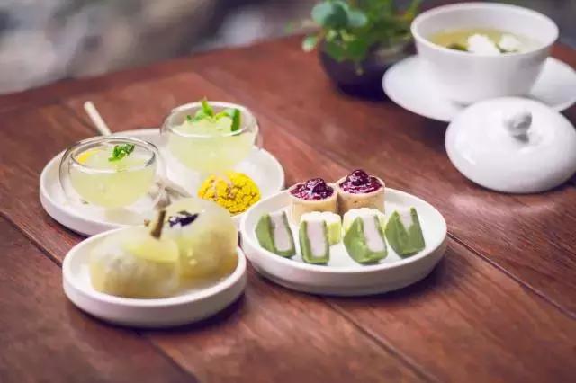 寻“谧”夏花深处|碧潭飘雪，茉莉花开庭院深