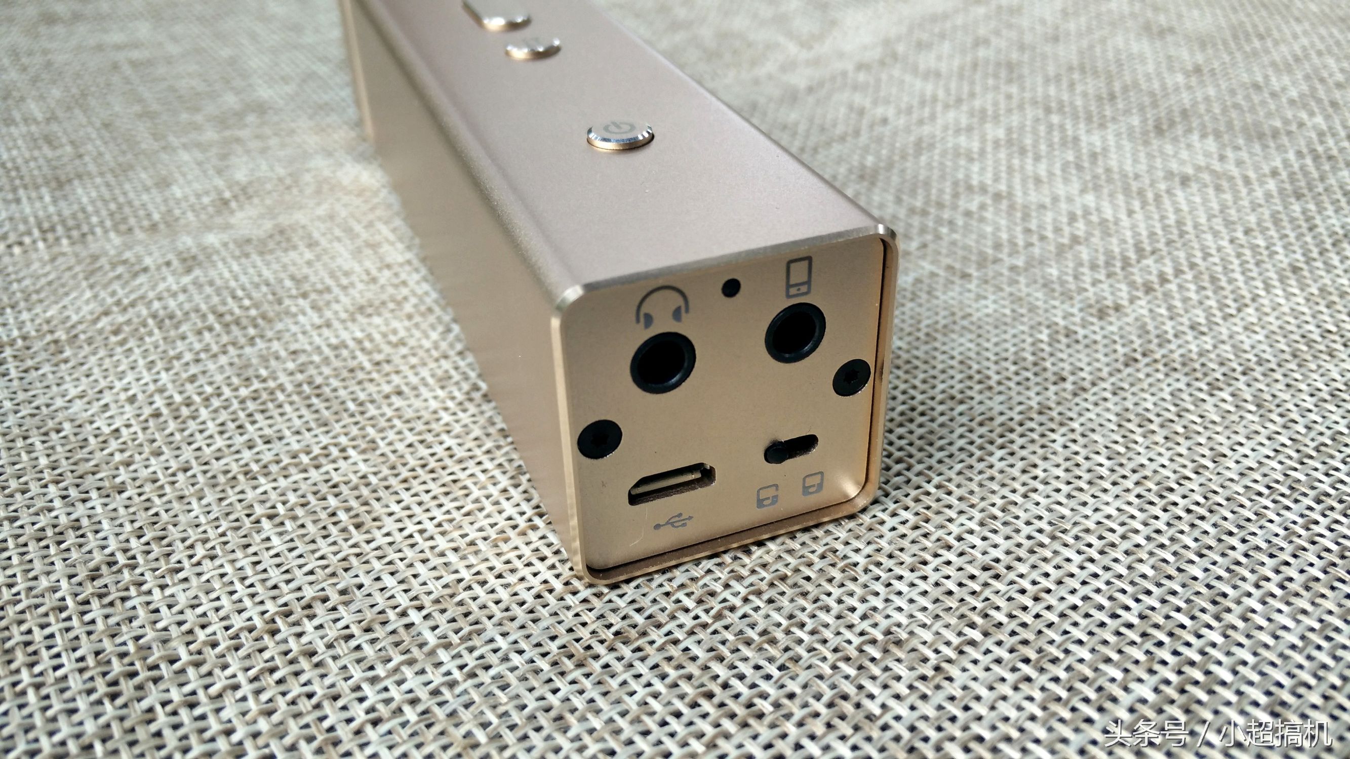 唱吧和k歌麦克风测评,唱吧麦克风m1和c1哪个好