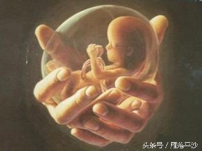 两次孕中期流产，原因竟是宫颈问题，再孕环扎后终于顺产男宝