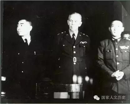 马歇尔传奇:童年吃剩饭考倒第一,年老生病丘吉尔毛*东泽**都问候