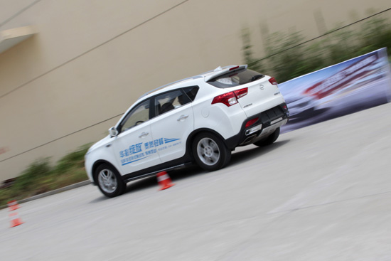 华泰圣达菲上路测试,华泰圣达菲性价比