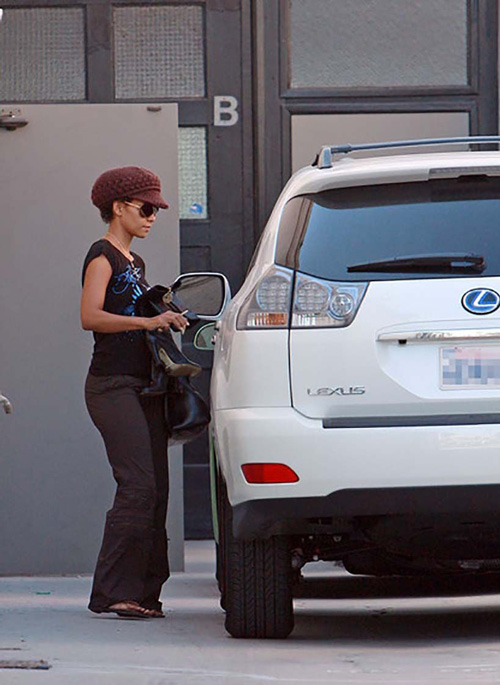 被好莱坞白富美玩于股掌的小汽车们