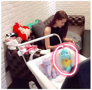 昆凌对小周周的评价,昆凌玩玩具