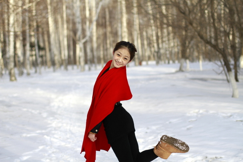 冬季适合用粉底还是气垫,冬天更适合粉底还是气垫