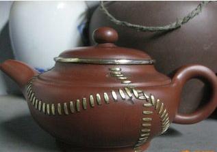 紫砂壶盖子有破损有啥讲究,紫砂壶破损里面是白色粉末