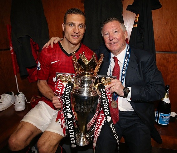 那个教我们做男人的硬汉，退役了