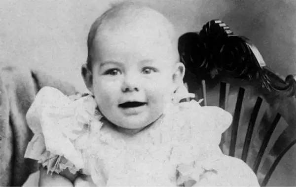 “老爹”海明威诞辰117周年,聊聊关于他鲜为人知的奇葩往事