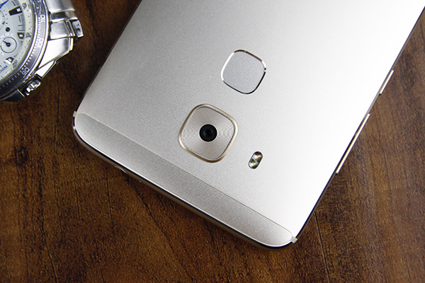 华为麦芒5吃鸡画质测评,华为麦芒拍照最好的手机