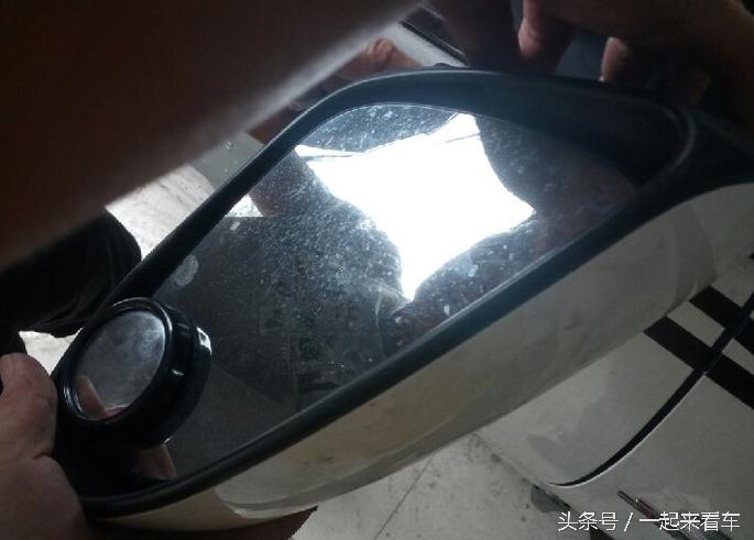 汽车后视镜漆刮了如何修复,车停路边后视镜被刮了怎么办