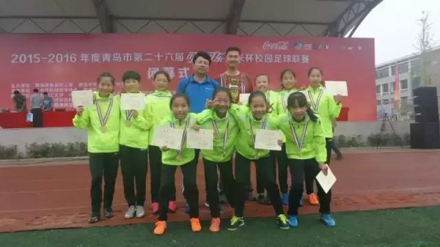 青岛城阳哪里踢足球,踢足球厉害的小屁孩