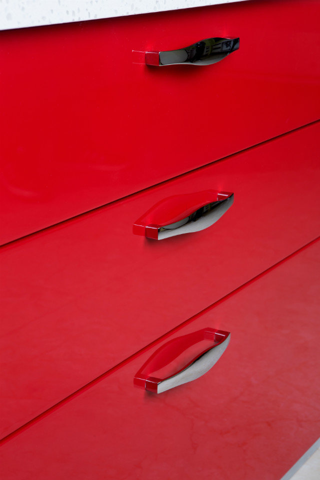 橱柜烤漆开裂怎样弄,烤漆橱柜怎么擦干净