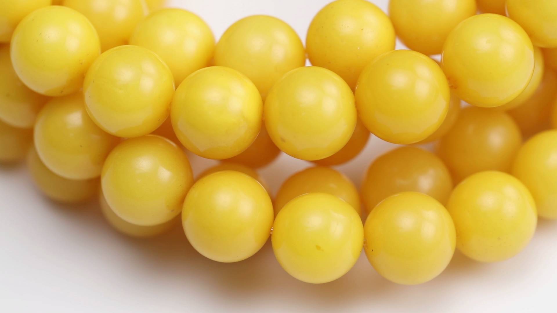 琥珀蜜蜡介绍三分钟,了解最全的蜜蜡知识