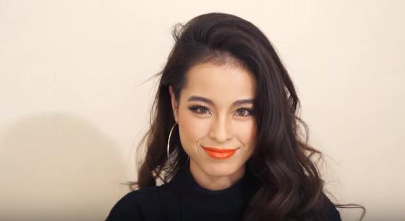 任娜英捏扁鼻子几秒后复原,任娜英鼻子一捏就塌