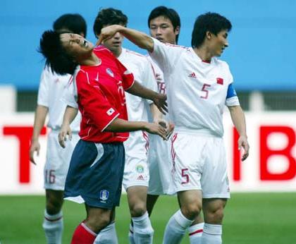 2002年十强赛李玮锋头球,04年东亚四强赛李玮锋