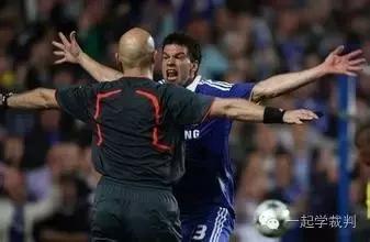 盘点球场上球员暴怒时刻,盘点球场上的暴怒时刻