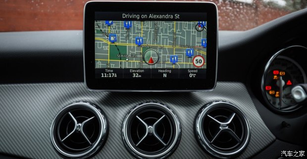 再入门也是个奔驰奔驰GLA180试驾