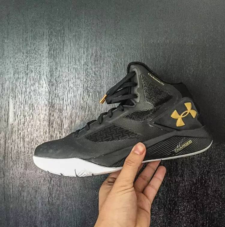 上脚球鞋2.6,上脚2k4篮球鞋