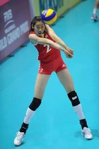 中国女排郎平年薪多少,女排郎平的年薪是多少