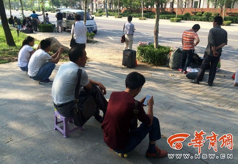 火车站售票电话咨询热线,火车站求买票的是骗子吗