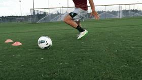 带球过杆射门,带球过半场很难么