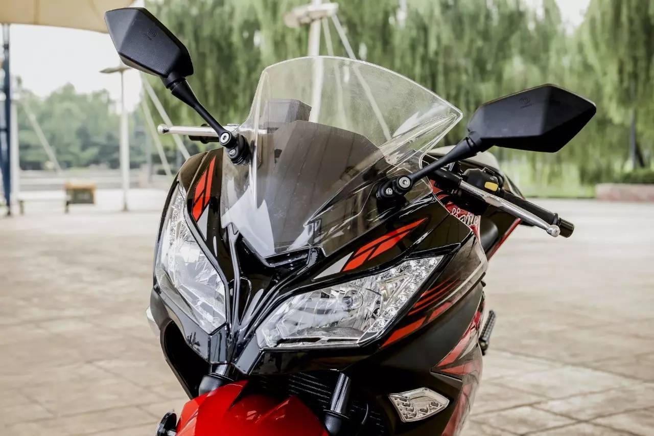 双缸高颜值,国产4缸街车嘉爵