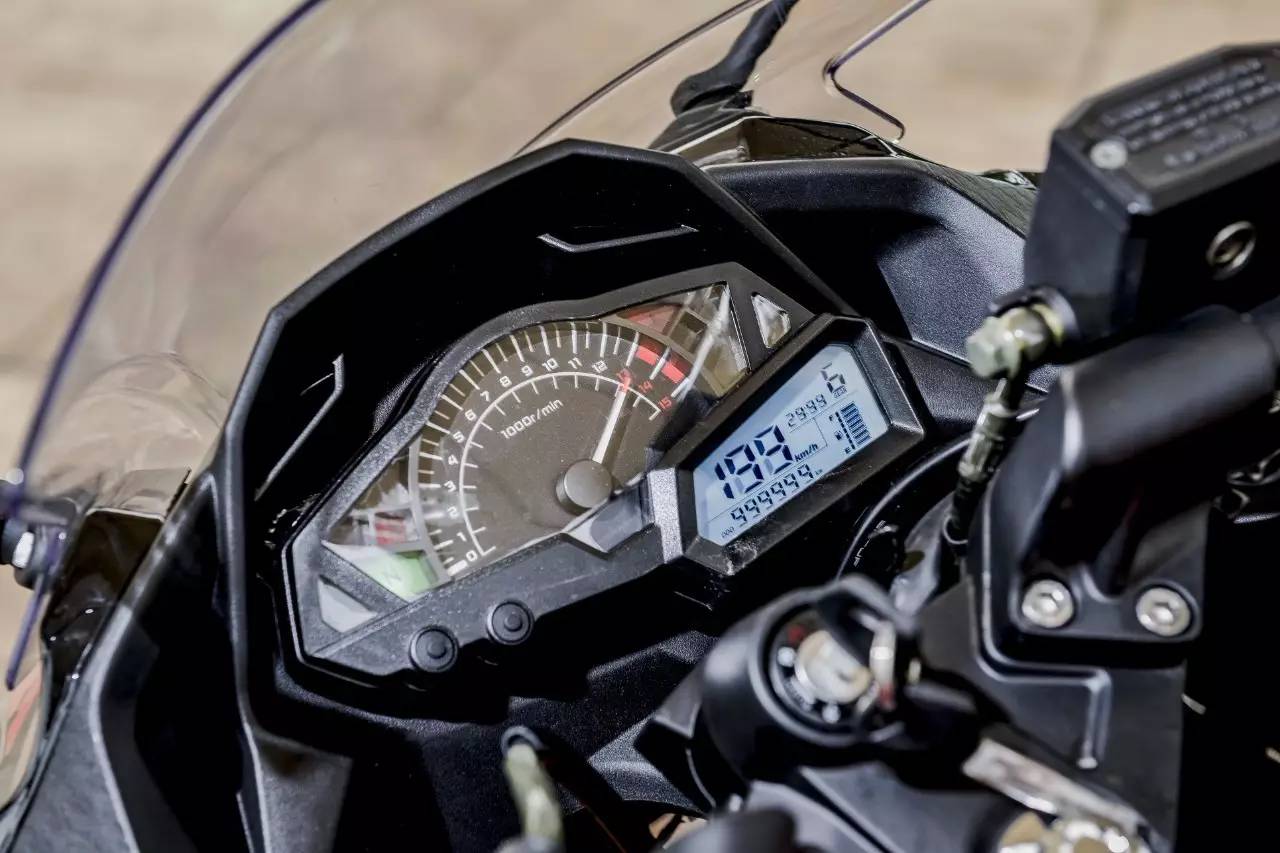 双缸高颜值,国产4缸街车嘉爵