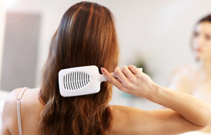 怎样洗头才能让头发既蓬松又顺滑,油性头发洗头怎样才不会掉头发