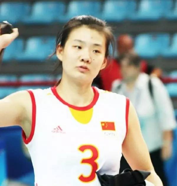 女排郎平的年薪是多少,郎平张常宁收入