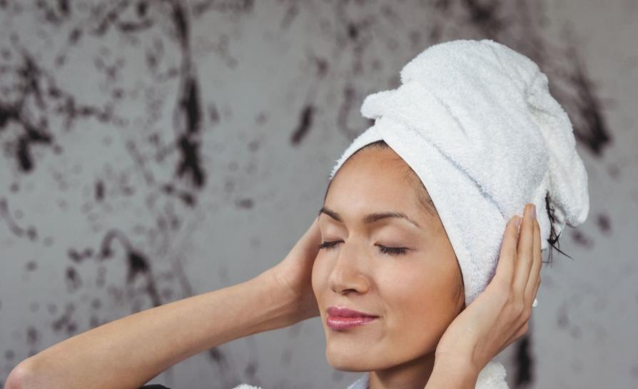 怎样洗头才能让头发既蓬松又顺滑,油性头发洗头怎样才不会掉头发