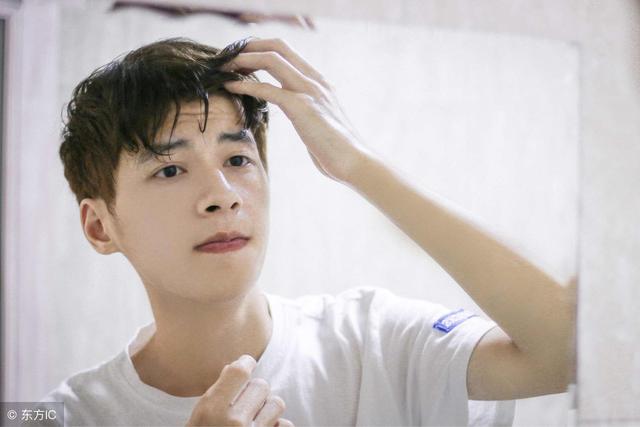 小说：他本是豪门总裁，如今却成了公敌，众人：遭到了报应