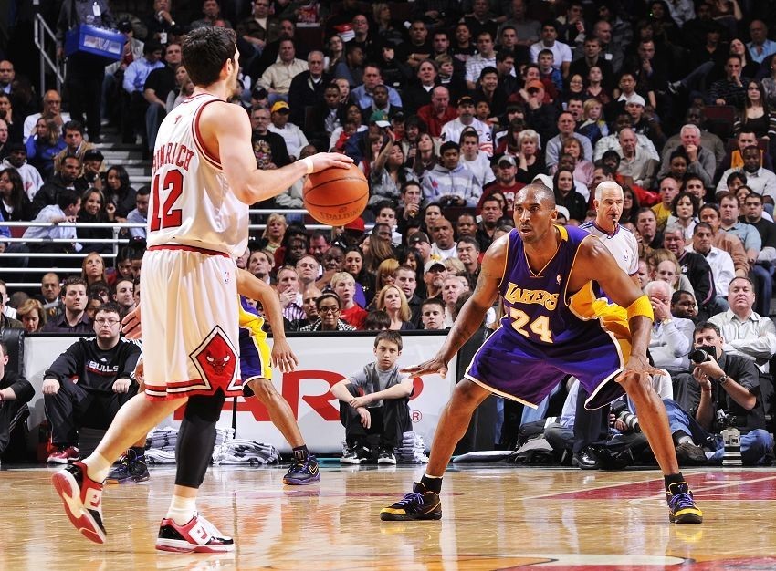 正面防守突破怎么摆脱,篮球防守技巧教学