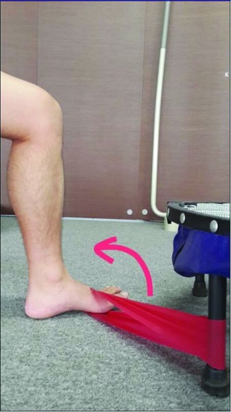 足球运动中踝关节扭伤如何处理,足球运动中踝关节损伤原因